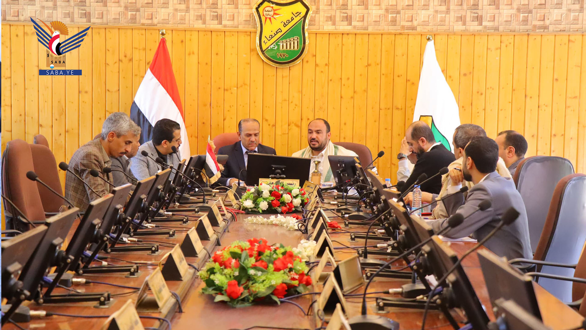 مناقشة آلية التعاون بين جامعة صنعاء وهيئة الزكاة لدعم التعليم الجامعي