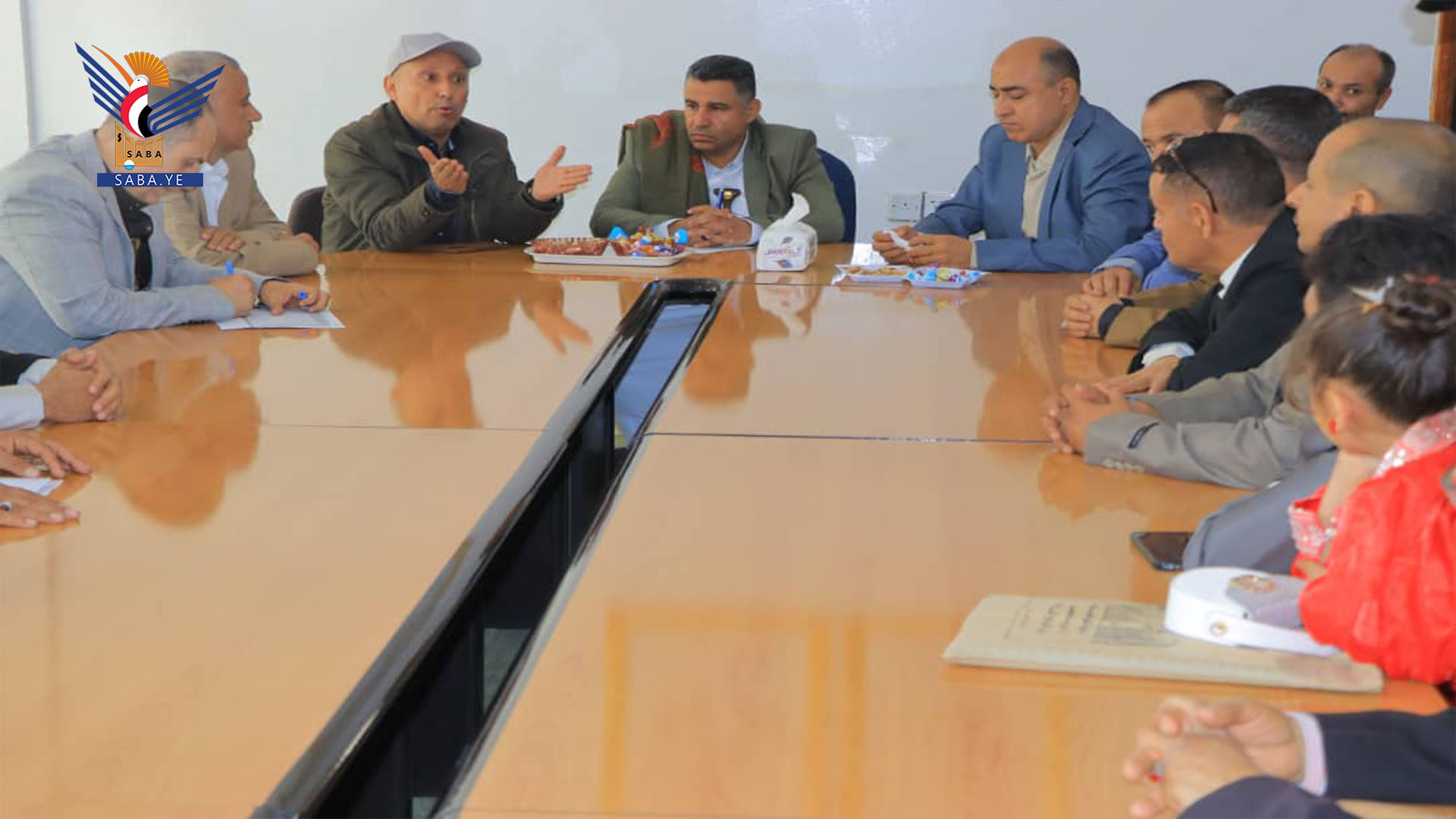 نائب وزير الكهرباء والطاقة والمياه يطلّع على الانضباط الوظيفي بمؤسسة الكهرباء