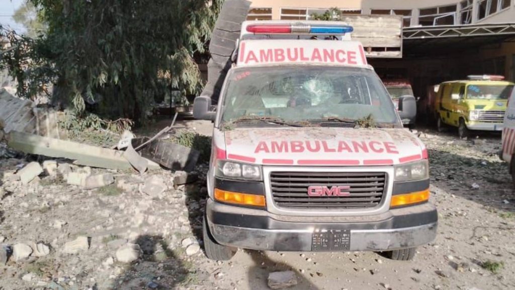 الهيئة الصحية الإسلامية بلبنان: 15 شهيدا وأكثر من 30 جريحا في صفوف المسعفين منذ بداية العدوان