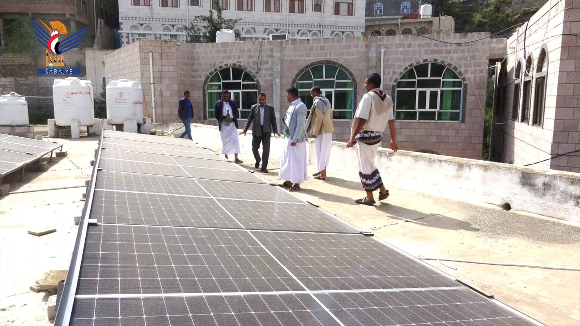 حجة.. تدشين تشغيل معامل الحاسوب والخياطة بالطاقة الشمسية