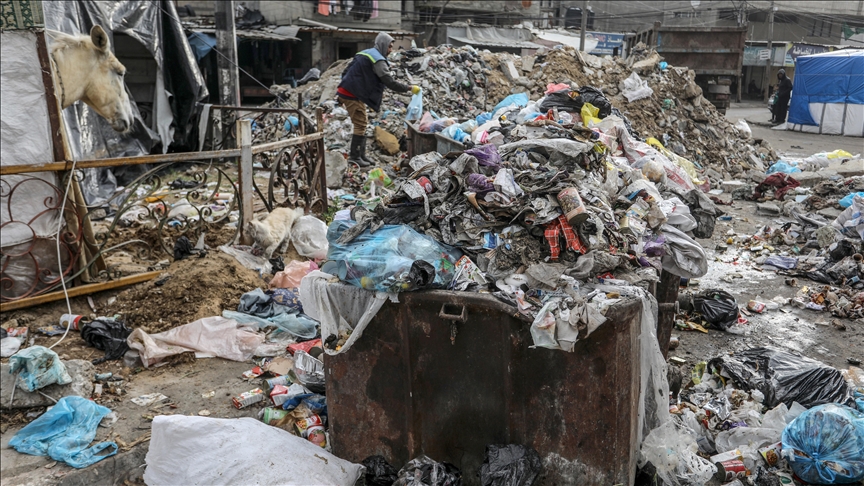  بلدية غزة : المدينة مهددة بسبب تراكم 170 ألف طن من النفايات في الشوارع