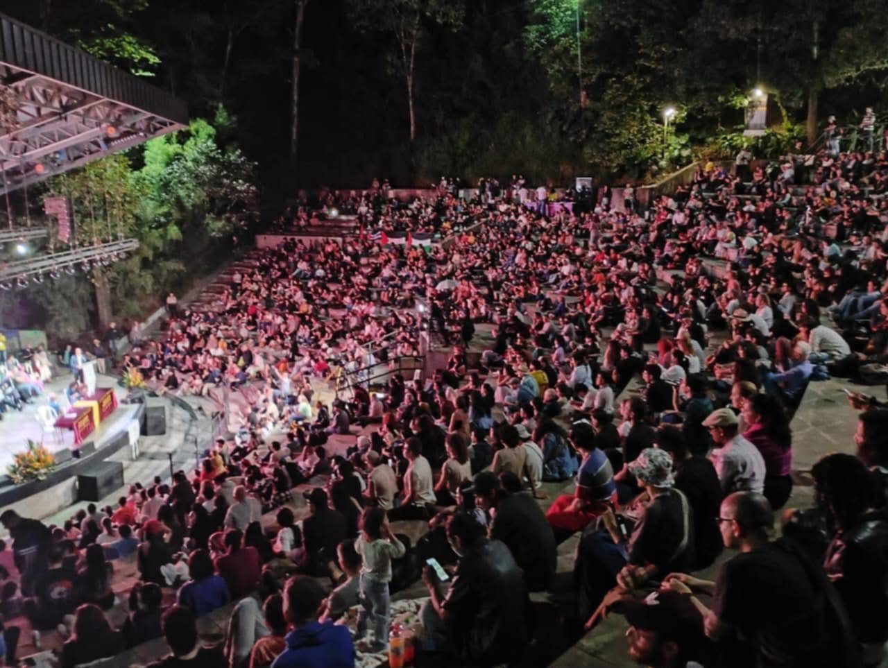 مهرجان ميديين الدولي للشعر يرفض جريمة الإبادة: حرية الكون ناقصة دون حرية الشعب الفلسطيني 