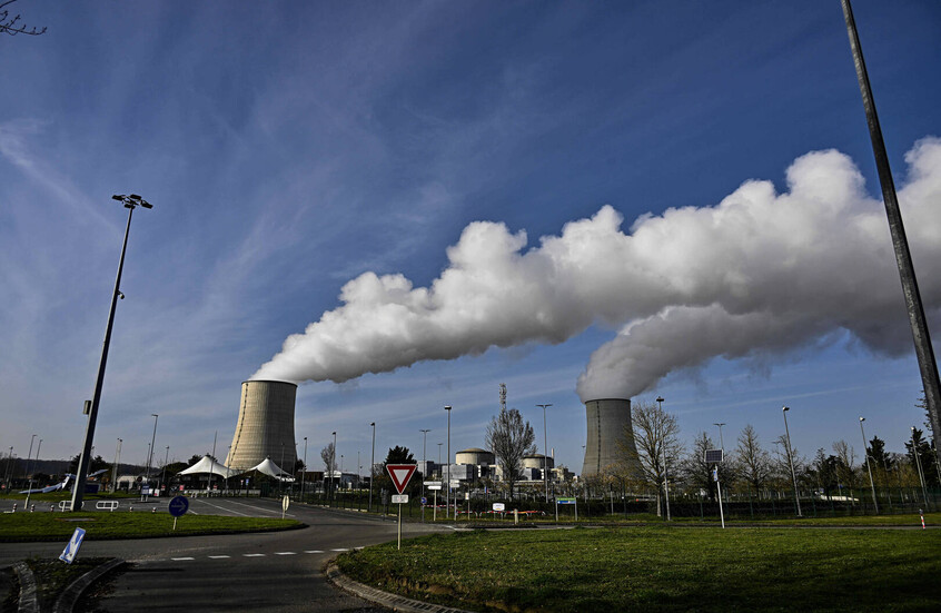 فرنسا تغلق إحدى محطات الطاقة النووية بسبب موجة الحر الشديدة فرنسا تغلق إحدى محطات الطاقة النووية بسبب موجة الحر الشديدة