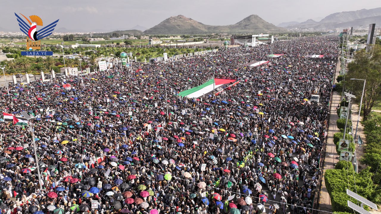 حشود مليونية بالعاصمة صنعاء في مسيرة "مولد نبي الهدى.. دعوة لنصرة غزة والأقصى"