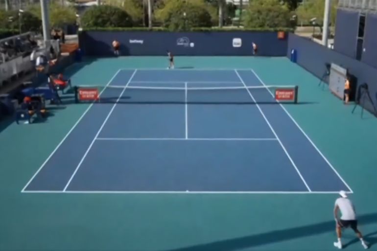 تأهل البولندية شفيونتيك والأمريكية بيجولا إلى ربع نهائي بطولة ميامي للتنس