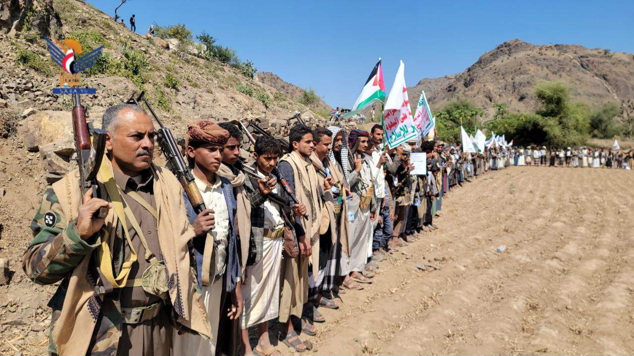 نكف قبلي حاشد في حزم العدين بمحافظة إب وفاءً لدماء الشهداء