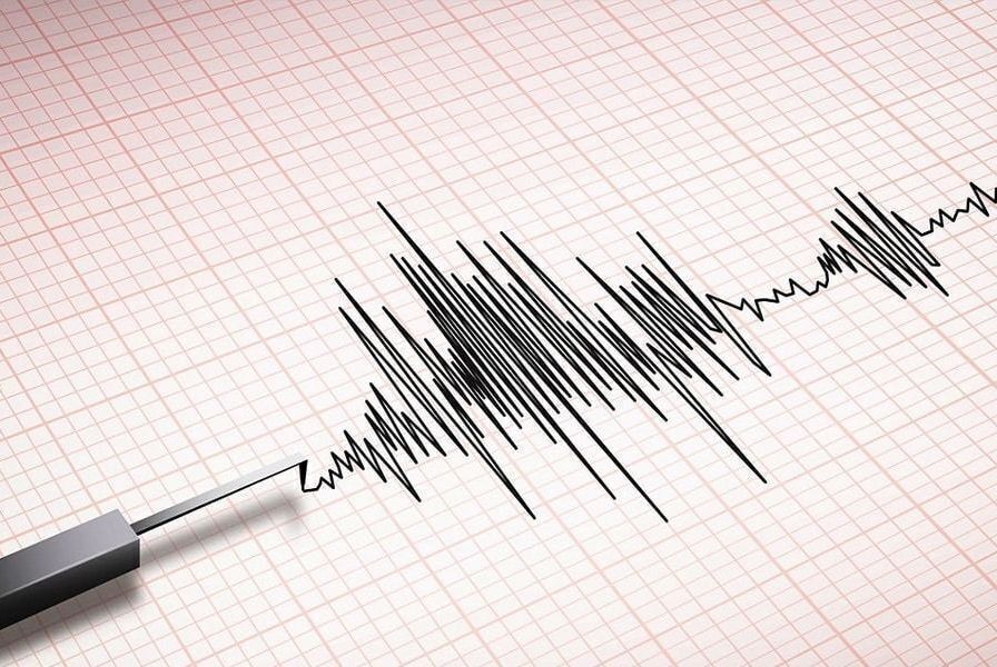 زلزال بقوة 4.9 درجات يضرب مدينة عسلوية جنوبي إيران زلزال بقوة 4.9 درجات يضرب مدينة عسلوية جنوبي إيران