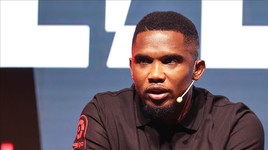 "كاف" يعاقب صامويل إيتو بالإيقاف 4 مباريات وغرامة مالية والاتحاد الكاميروني يستأنف