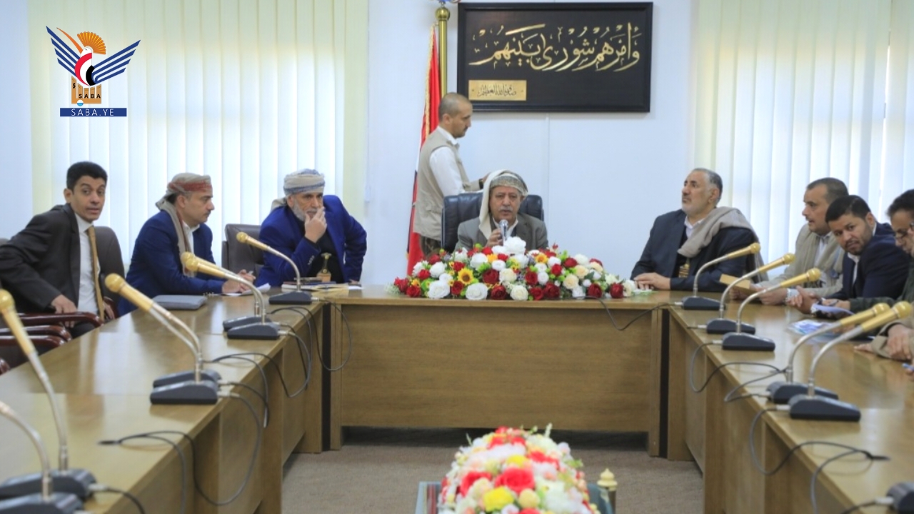 رئيس مجلس النواب يؤكد على أهمية توحيد الجهود لتعزيز البيئة الاستثمارية