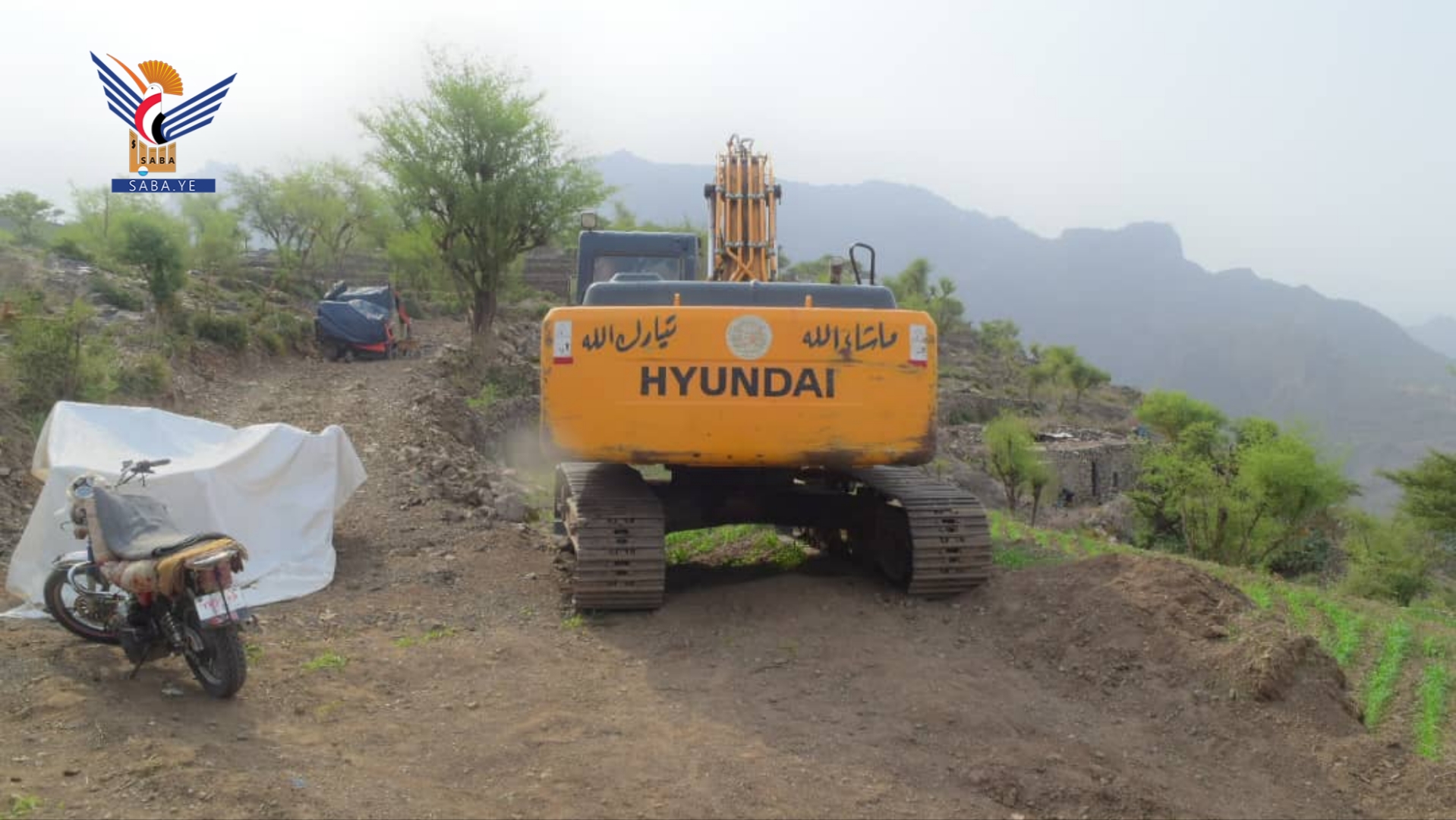 تفقد شق طريق "مدحجين - الخربة" الرابط بين مديريتي القفر بإب ووصاب العالي بذمار