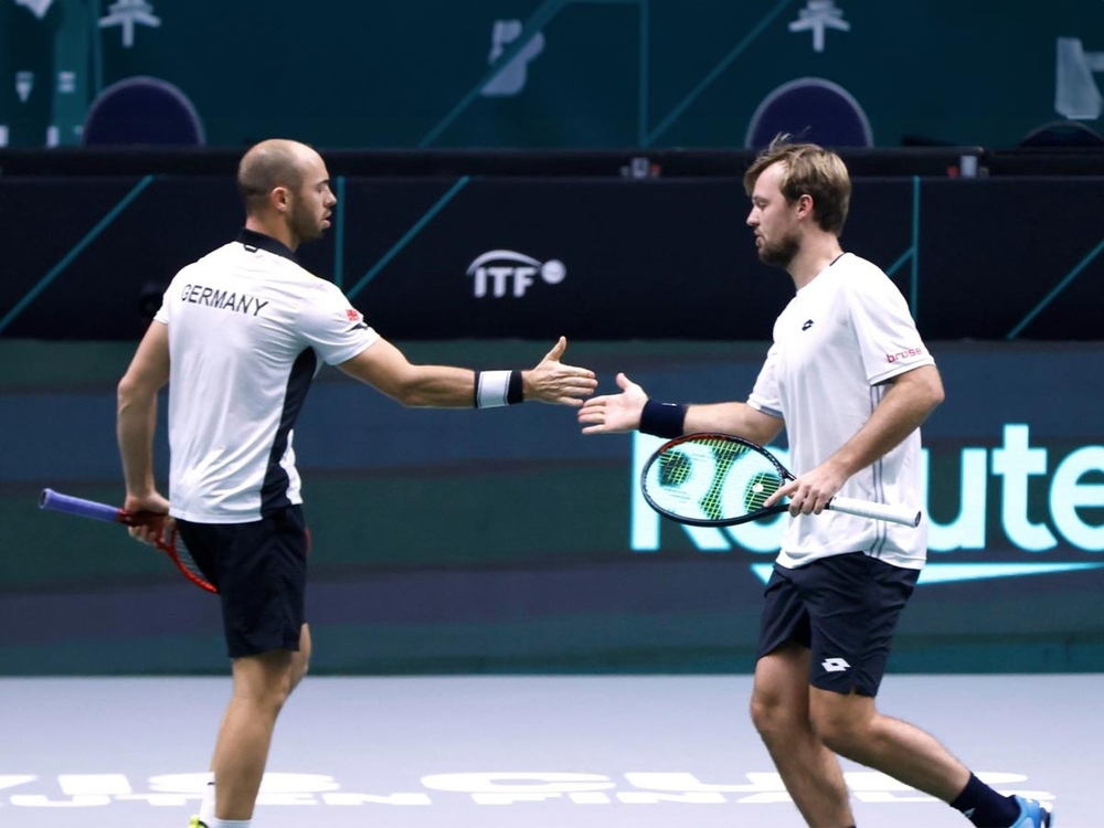 ألمانيا تفوز علي بيرو في تصفيات كأس ديفيز للتنس    