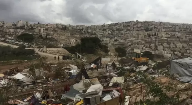 العدو الإسرائيلي يهدم منازل بخلة السدرة شمال القدس المحتلة