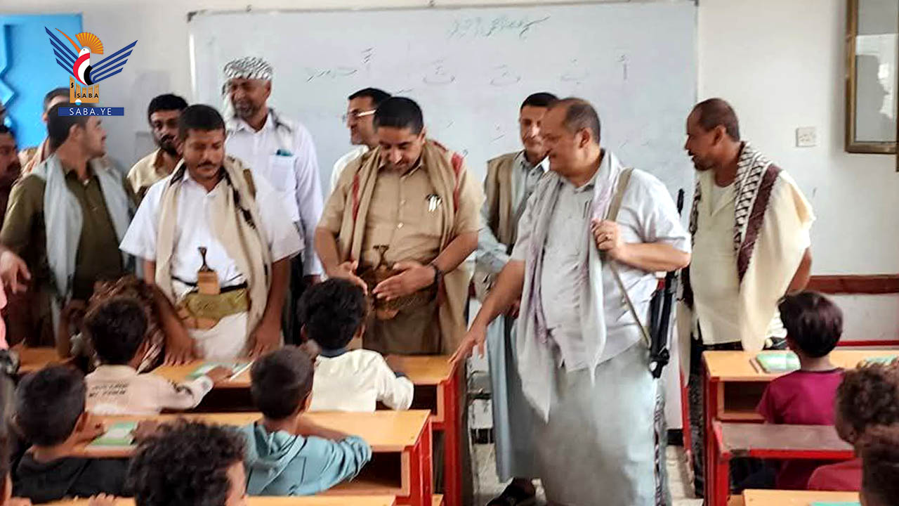 وكيل أول محافظة الحديدة يتفقد الدورات الصيفية بمديرية القناوص