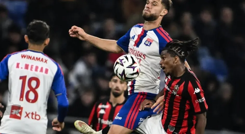 ليون يتصدر الدوري الفرنسي بعد فوزه على نيس وسقوط موناكو