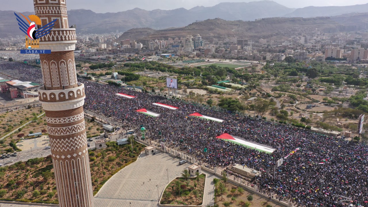مسيرة كبرى بالعاصمة صنعاء مباركة بانتصار إيران وثباتاً مع غزة حتى النصر