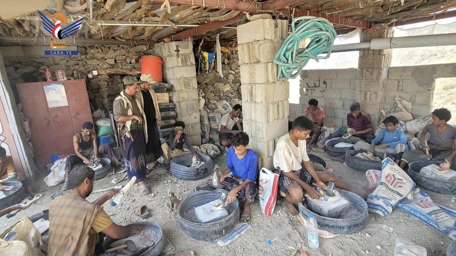 الاطلاع على أعمال التعدين الحرفي بعدد من المديريات في حجة