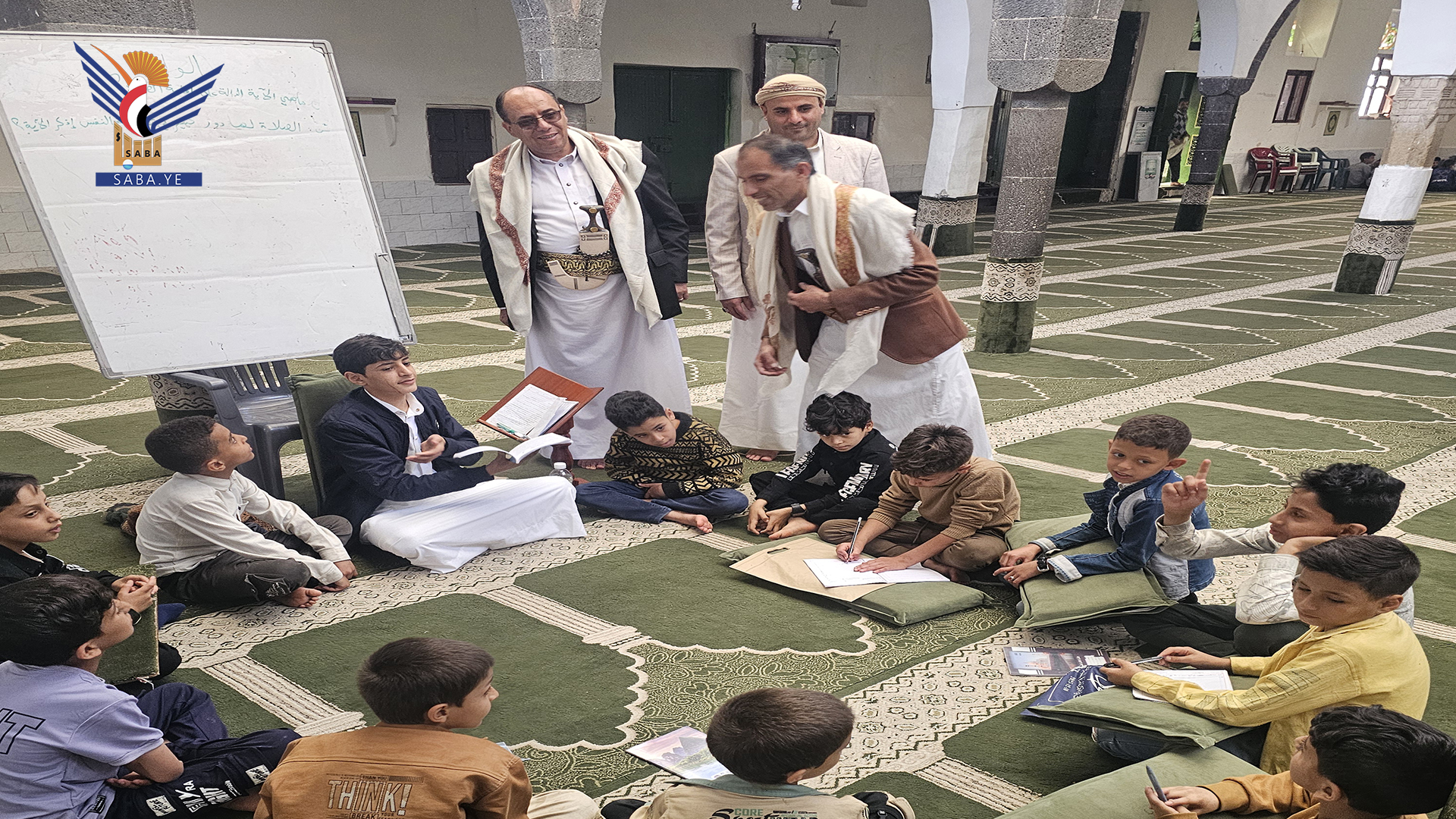 نائب وزير الإعلام يطلّع على أنشطة الدورة الصيفية بجامع البليلي بأمانة العاصمة