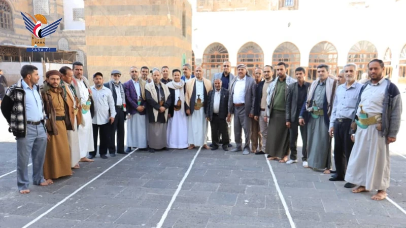 قيادة وزارة المالية تزور الجامع الكبير بصنعاء القديمة في إطار إحياء جمعة رجب