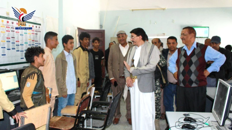 الصعدي يطلع على مستوى التعليم والتجهيزات بكلية مجتمع صنعاء