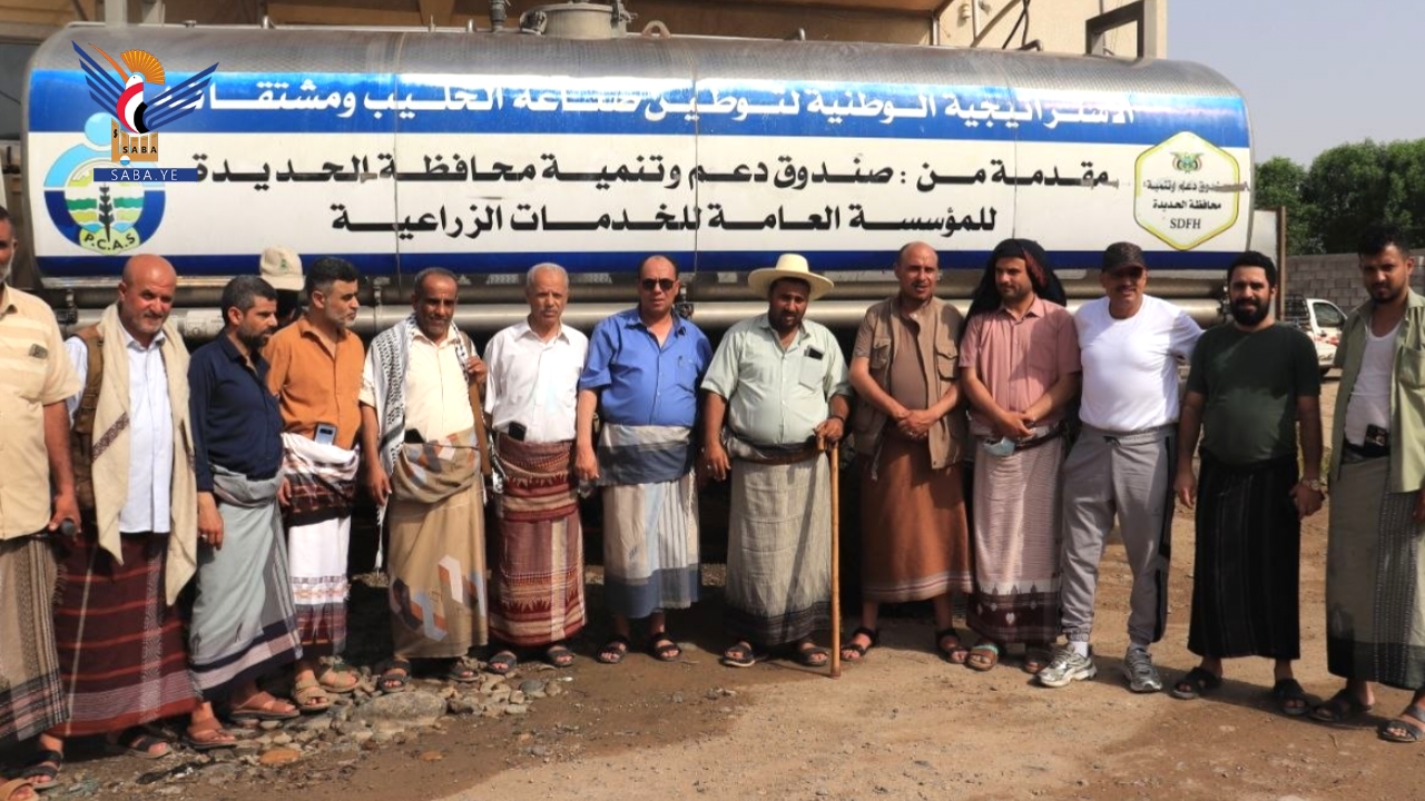 نائب وزير الإعلام يطّلع على التجارب التعاونية والتنموية بساحل تهامة في الحديدة