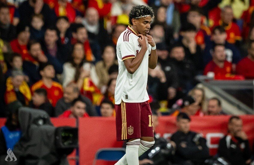 نجم ليفربول السابق السابق سيسوكو يدعو لامين جمال بترك إسبانيا