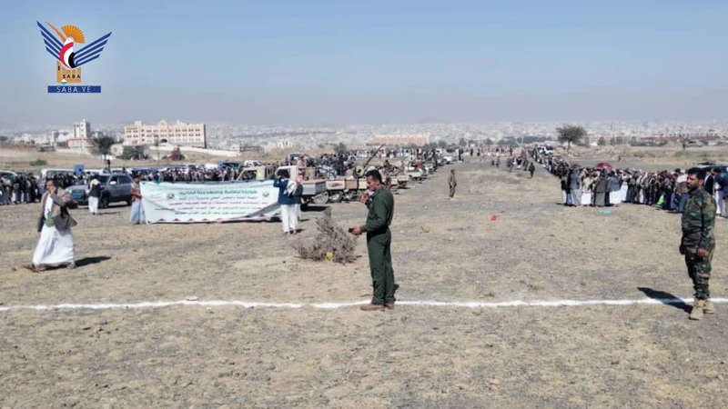 وقفة بمديرية آزال في أمانة العاصمة تنديدا بالإساءة الأمريكية للقرآن الكريم