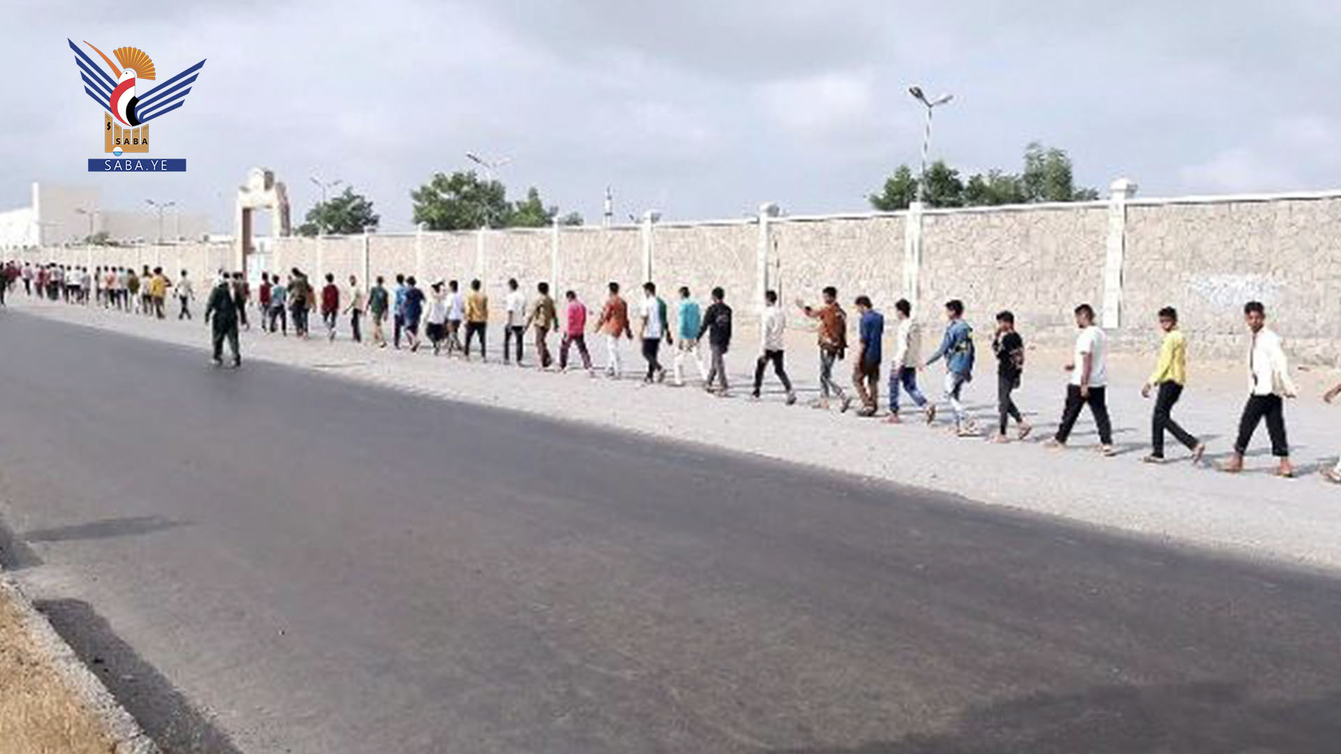 مسير لخريجي دورات "طوفان الأقصى" من طلاب الثانوية في المراوعة بالحديدة
