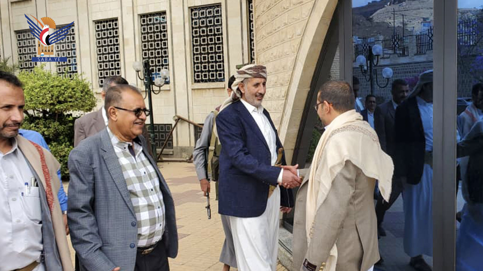 وزير النفط يتفقّد الانضباط الوظيفي بديوان الوزارة وعدد من الوحدات والمؤسسات