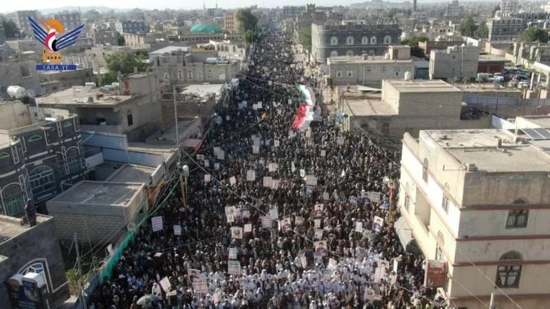 مسيرات حاشدة في ذمار رفضًا للمؤامرات الأمريكية الصهيونية وثباتاً مع غزة