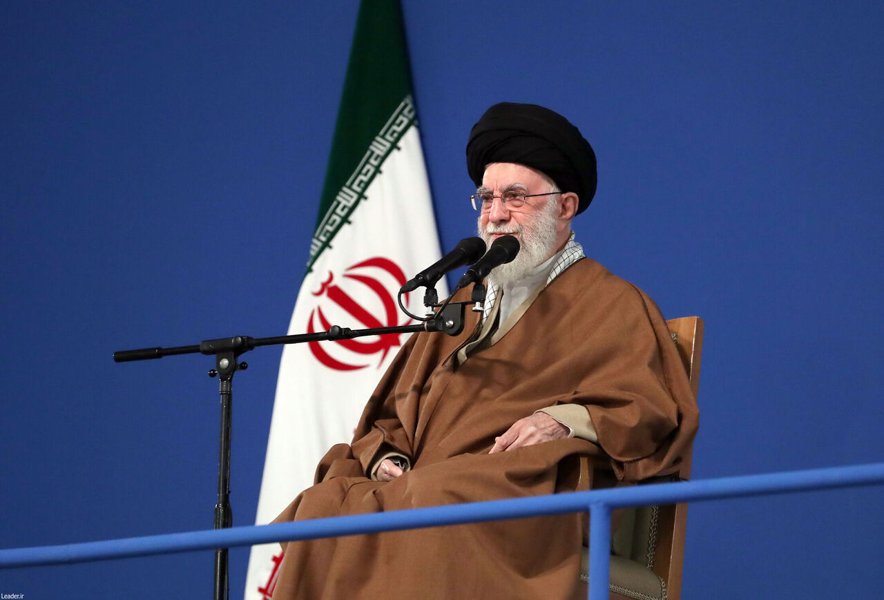 العراق يعلن الحداد العام على استشهاد قائد الثورة الإسلامية السيد علي خامنئي لمدة ثلاثة أيام