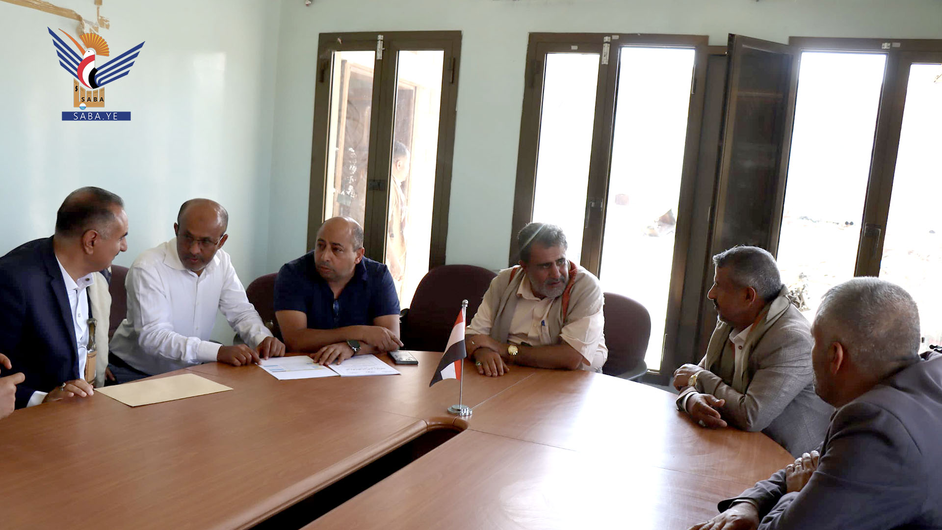 مناقشة حفر آبار مياه بمدينة رداع في البيضاء