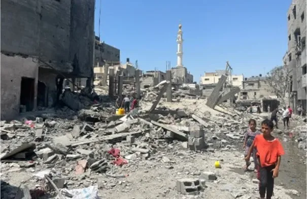 إصابة سيدتين فلسطينيتين برصاص العدو الإسرائيلي في مخيمي النصيرات والبريج وسط غزة