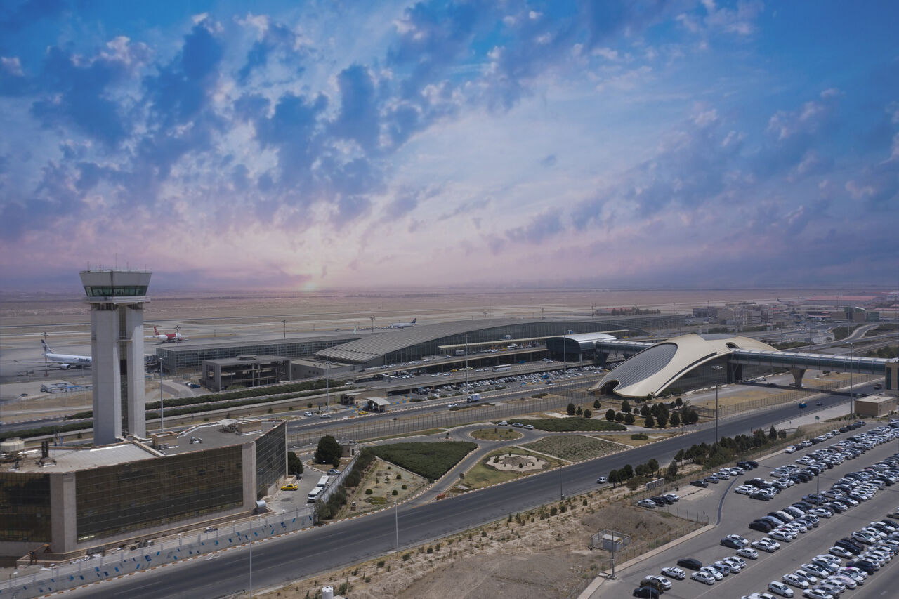 إيران توقف الرحلات الجوية في مطار الإمام الخميني