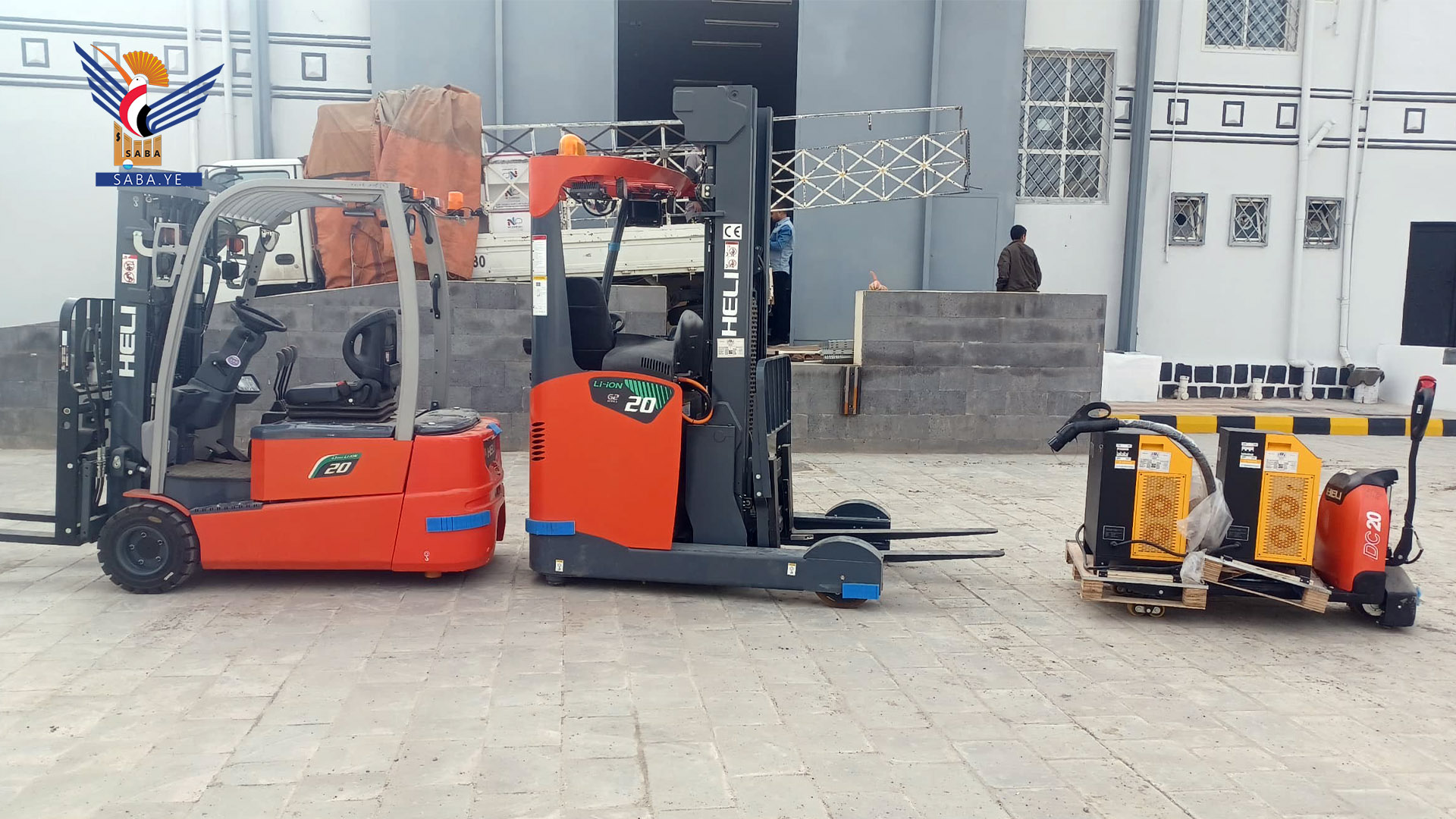 مكتب الصحة بمحافظة صنعاء يتسلم عدد من الرافعات لمخزن الأدوية مكتب الصحة بمحافظة صنعاء يتسلم عدد من الرافعات لمخزن الأدوية