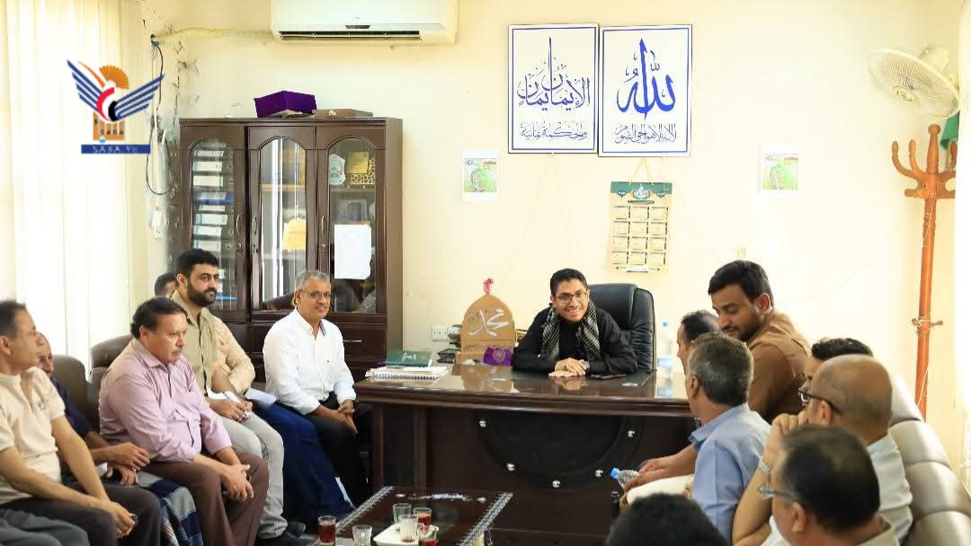 وكيل وزارة الصحة يتفقد سير العمل في مكتب الصحة بالحديدة  وكيل وزارة الصحة يتفقد سير العمل في مكتب الصحة بالحديدة