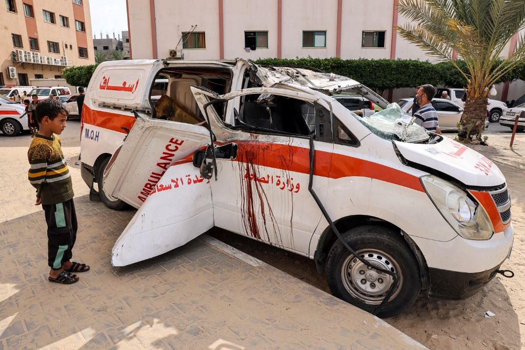 الإغاثة الطبية بغزة: استهداف وتدمير القطاع الصحي أحد مراحل الاجتياح البري