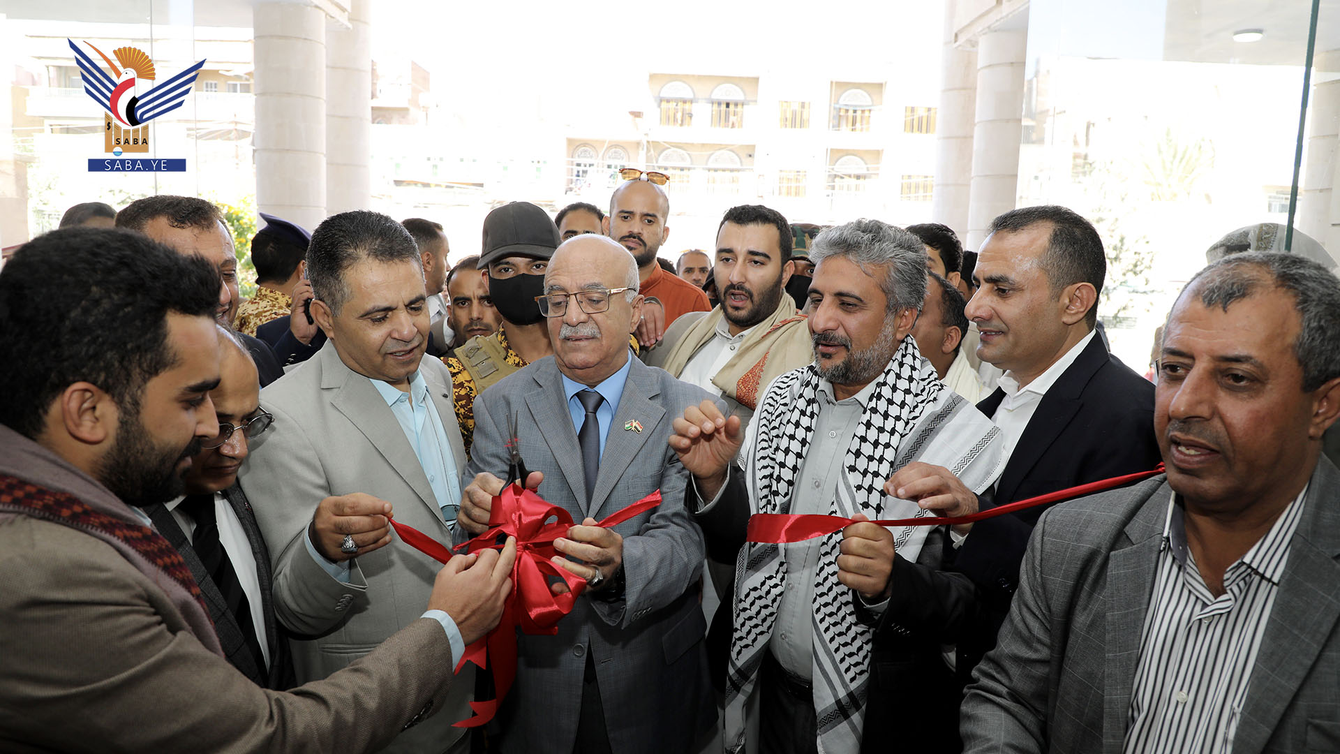 رئيس مجلس الوزراء يدشن مشروع الطاقة البديلة لمركز القلب بمستشفى الكويت الجامعي