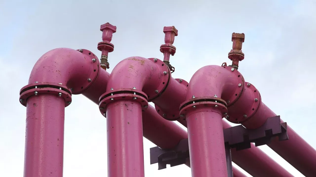 الغاز الأوروبي يتجاوز 700 دولار بفعل أزمة مضيق "هرمز" للمرة الأولى منذ عام 2023