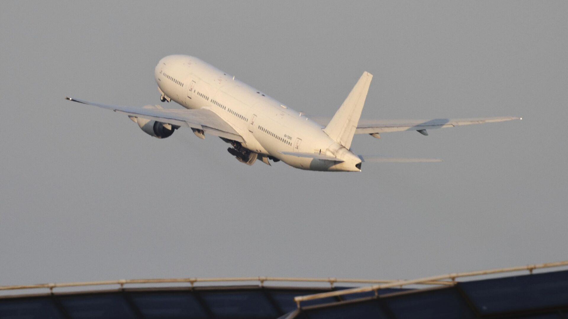 بعد 11 عاما من اختفائها.. ماليزيا تعلن استئناف البحث عن "الطائرة اللغز"