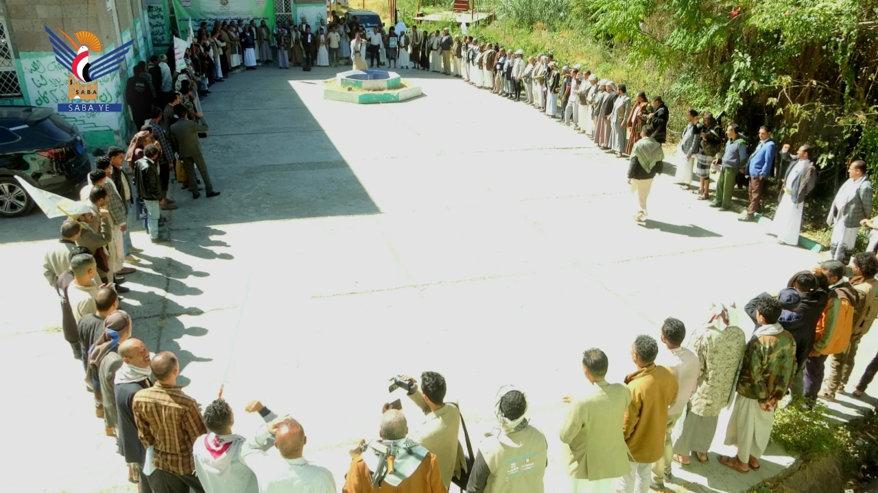 وقفة لمنتسبي مؤسسة المياه والتعبئة بإب بالذكرى السنوية للشهيد