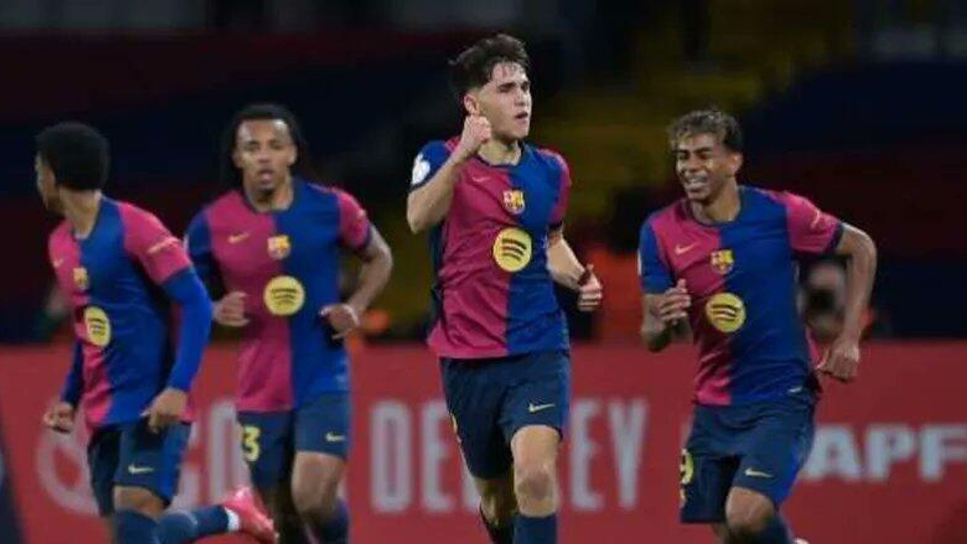 عرض فلكي من مانشستر سيتي لضم "جوهرة" برشلونة