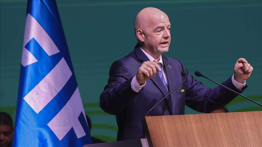 رئيس الفيفا: تبكيني معاناة الأطفال والأمهات بالعالم وخاصة في غزة رئيس الفيفا: تبكيني معاناة الأطفال والأمهات بالعالم وخاصة في غزة