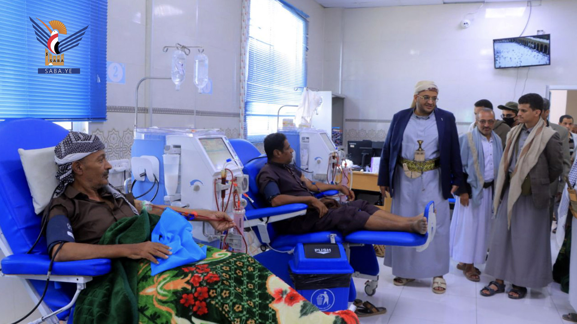  المساوى يتفقد أحوال الجرحى بالمستشفى العسكري والمرضى بمركز الغسيل الكلوي بتعز