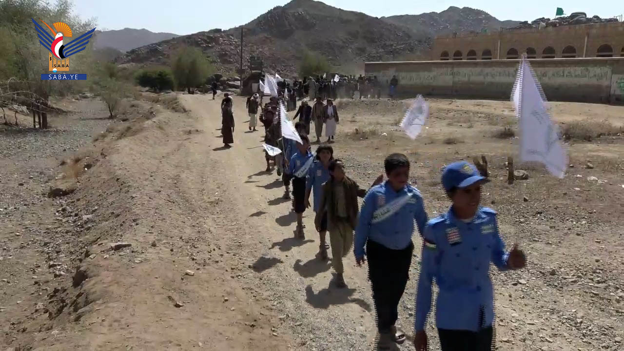 مسير وعرض كشفي ورحلة ترفيهية لطلاب المدارس الصيفية في بدبدة بمأرب مسير وعرض كشفي ورحلة ترفيهية لطلاب المدارس الصيفية في بدبدة بمأرب