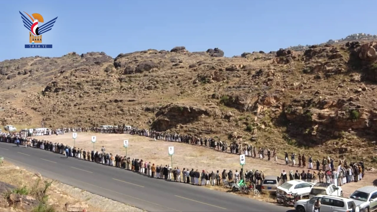 المحويت.. وقفة قبلية في مديرية الرجم وفاءً للشهداء وتأكيدا على الجاهزية