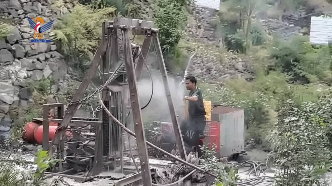 ضبط حفّار مخالف وردم أربعة آبار يدوية في إب