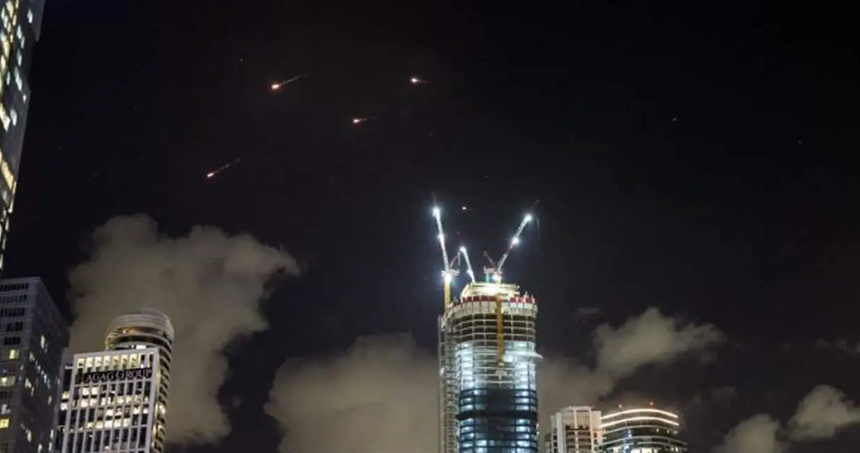 انفجارات في يافا المحتلة ودوي واسع لصافرات الإنذار