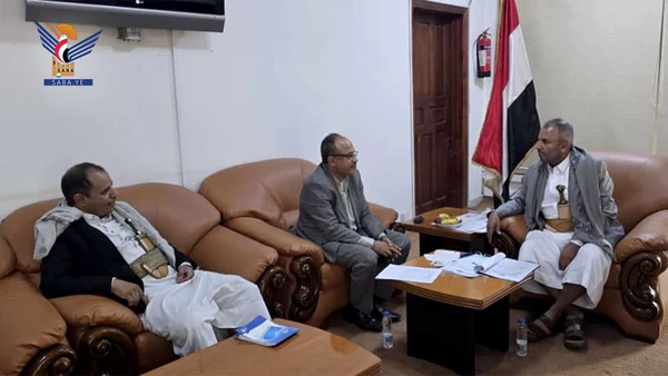 مناقشة تعزيز التعاون بين وزارتي الخدمة المدنية والعدل