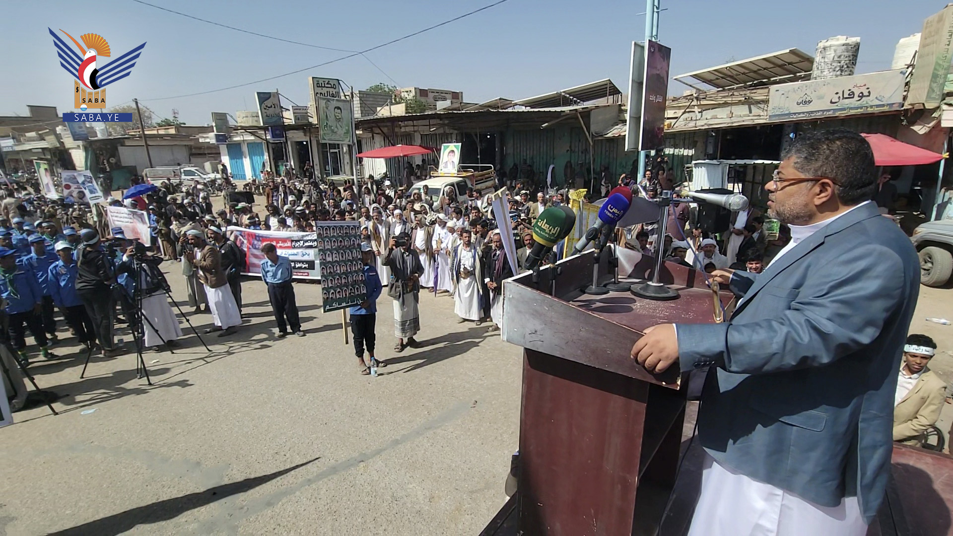 محمد علي الحوثي يشارك في وقفة طلابية بذكرى مجزرة طلاب ضحيان في صعدة