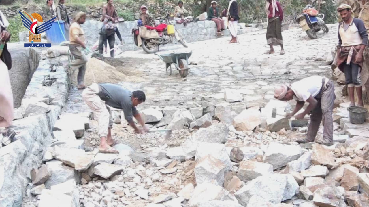 صنعاء .. مبادرات مجتمعية نوعية في الطرق والمياه بالحيمة الخارجية